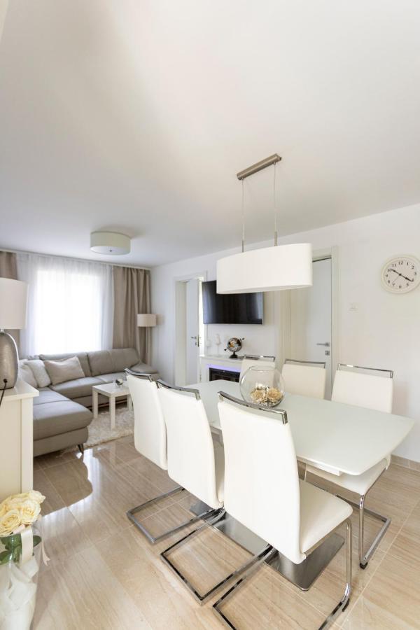 Luxury Mantinela Apartment Malinska Exterior foto