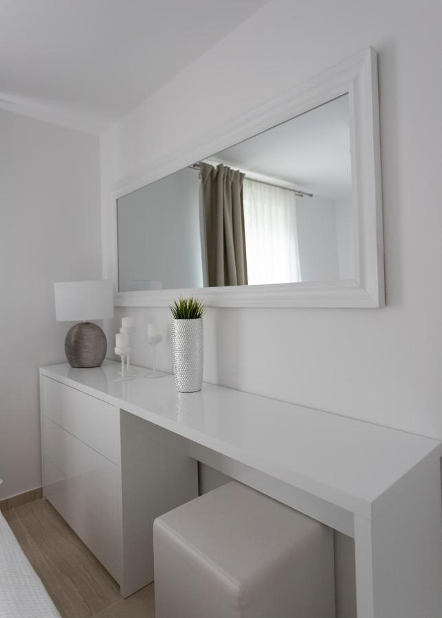 Luxury Mantinela Apartment Malinska Exterior foto