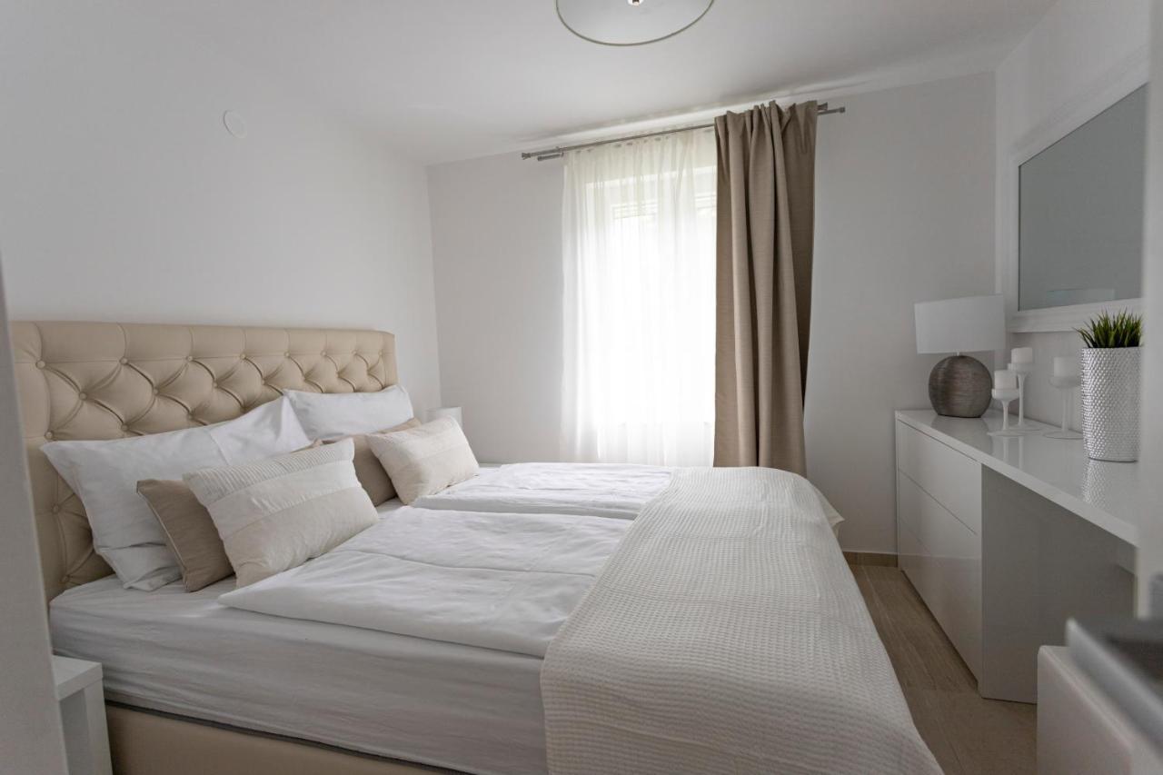 Luxury Mantinela Apartment Malinska Exterior foto